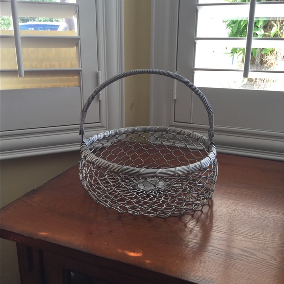Vintage Decorative Wire Baskets - Picture 11 of 11